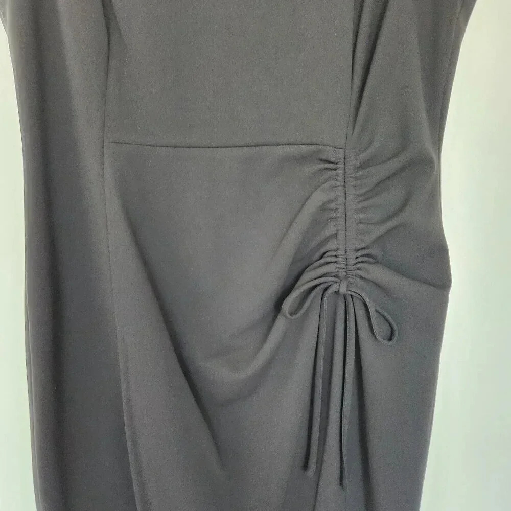 Calvin Klein Sleeveless Black LBD Knee Length Side Ruched Sheath Shift Dress 12 - Picture 3 of 8